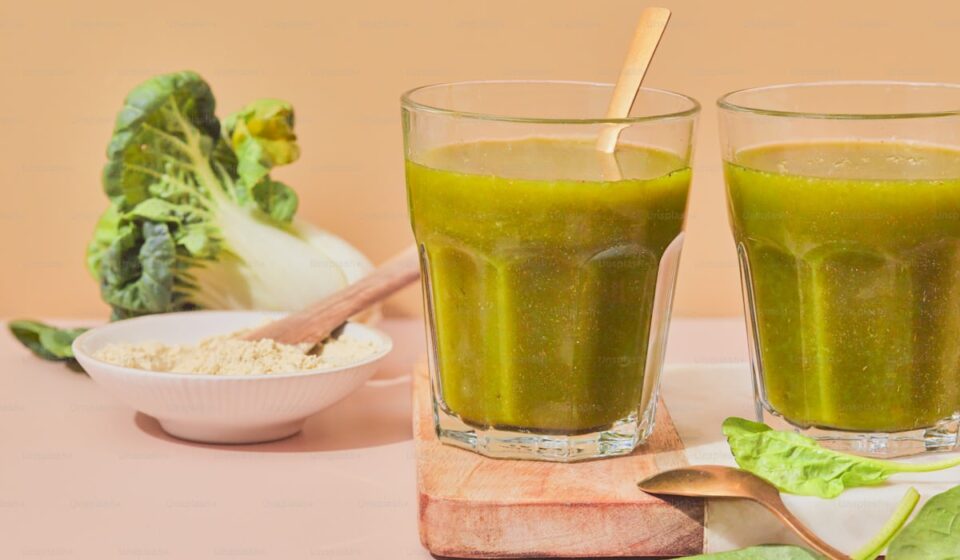 Greens powder and smoothie supplements as AG1 alternatives comparison