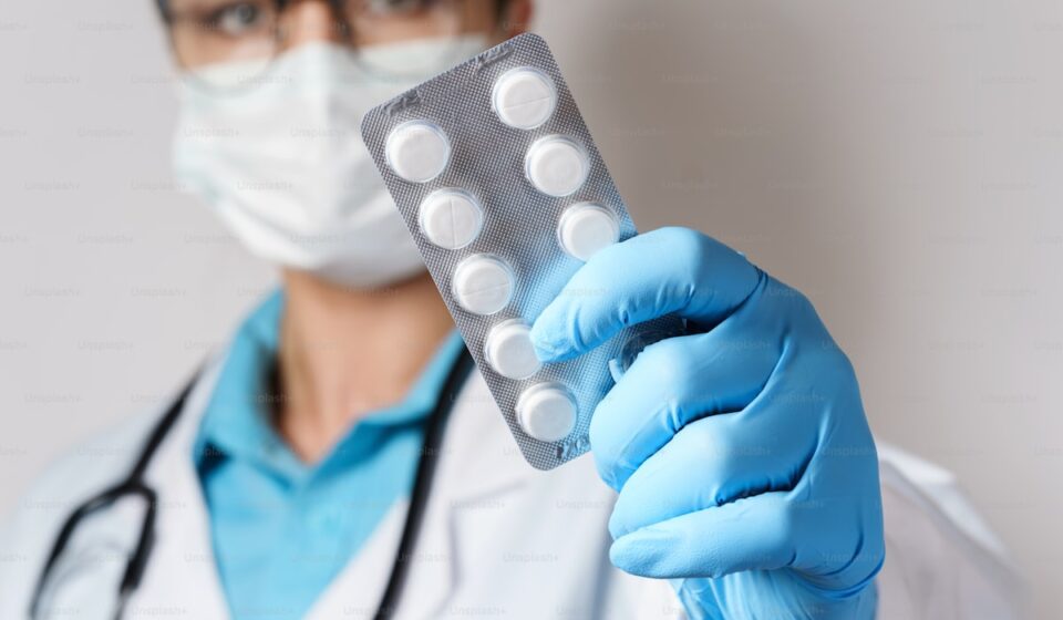 statin medication alongside dietary supplements